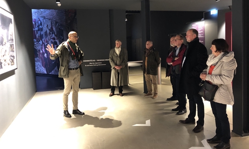 Die Delegation der WWW-Städte beim Besuch des Asisi-Panoramas Luther 1517 in Wittenberg.
Zweiter von links der Delegationsleiter Prof. Dr. Christoph Helm, Vorsitzender Kulturstadt Wolfenbüttel. Foto: Kulturstadtverein Wolfenbüttel