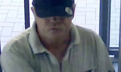 Der Gesuchte trug ein blaues Basecap. Foto: Polizei Wolfsburg