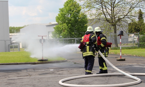 "Wasser marsch!", hieß es beim Feuerwehrwettkampf in Wolfenbüttel. Fotos: Christoph Böttcher