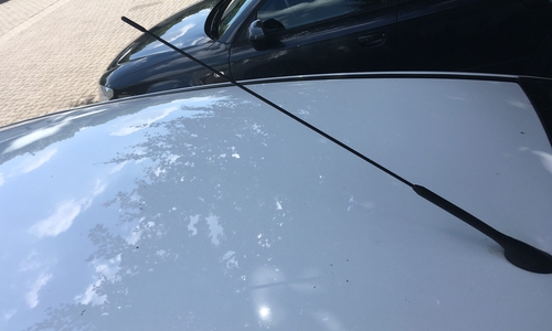 Von mindestens 27 geparkten Autos wurden die Antennen entwendet. Symbolfoto: Jonas Walter