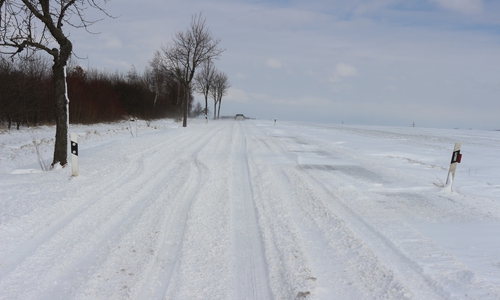 Die Polizei Peine berichtet von vielen wetterbedingten Unfällen und mahnt auch Sonntag zum vorsichtigen Fahren. Symbolfoto: Anke Donner