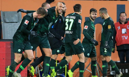 Große Freude über den achten Saisonsieg beim VfL Wolfsburg. Foto: imago/Philippe