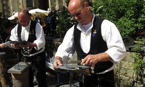 Viele Künstler arbeiten „live“ und lassen die begeisterten Gäste gern über die Schulter schauen. Foto: GOSLAR marketing gmbh 
