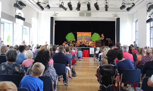 „Volles Haus" in der neuen Eulenspiegelhalle an der IGS Schöppenstedt. Fotos: Nick Wenkel