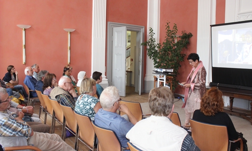 Am Sonntagnachmittag lud die Gleichstellungsbeauftragte der Samtgemeinde Sickte, Margit Richert, zu einem syrischen Nachmittag in das Herrenhaus ein. Fotos: Anke Donner 