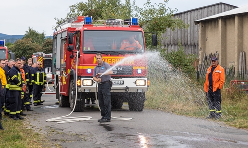 Vorführung der Brandbekämpfung mit der sogenannten Raupentechnik. Fotos: Feuerwehr Goslar