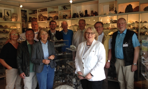 Von links: Elke Großer, Bernhard Bolien, Andreas Glier, Monika Bötel, Marco Kelb, Kurt Sielemann, Frank Oesterhelweg MdL, Margaret Schäfer, Michael Hartig und Jürgen Steineke in der Heimatstube Ahlum.
Foto: Privat