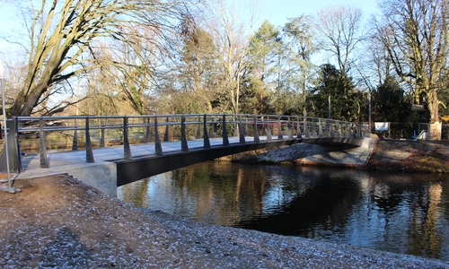 Bereits im vergangenen Jahr wurde die neue Hennebergbrücke eingeweiht und könnte nun als Musterbeispiel für die Hoheworthbrücke dienen. Foto: Alexander Dontscheff