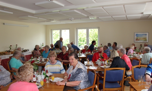 Die Bewohner feiern den zehnjährigen Geburtstag des Betreuten Wohnens in Wolfenbüttel.