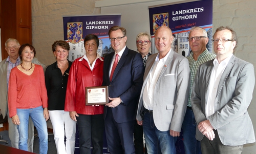 Landrat Dr. Andreas Ebel gemeinsam mit den Teilnehmerinnen und Teilnehmern der Reise nach Zlotow. Foto: Landkreis Gifhorn