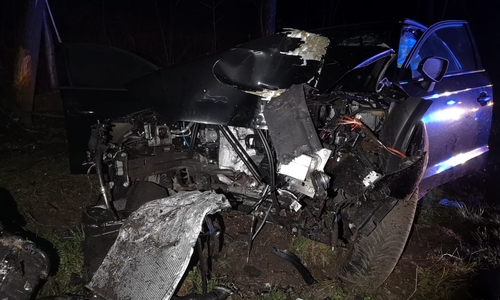 Von dem verunfallten Auto blieb nur ein Haufen Schrott übrig. Fotos und Video: aktuell24/KR