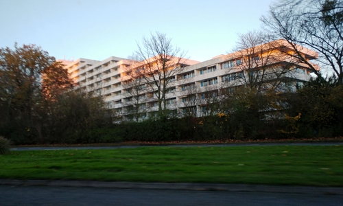 Die Dekonstruktion des Stufenhochhauses wird im ersten Quartal 2018 beginnen. Foto: Alexander Panknin