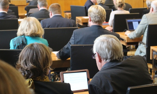 In Zukunft sollen die Ratssitzungen etwas gestrafft werden. Foto: Robert Braumann