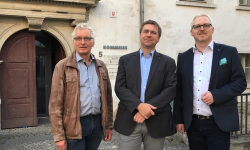 Holger Barkhau, Vorsitzender der Kreistagsfraktion von Bündnis 90 / Die Grünen, Michael Danner, Vertreter der Servicestelle Kommunen in der Einen Welt (SKEW) und Falk Hensel, Vorsitzender der SPD-Kreistagsfraktion. Foto: SPD Wolfenbüttel