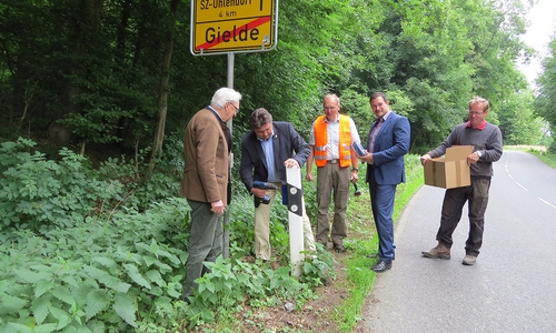 Es wurden neue Wildwarnreflektoren angebracht. Foto: Jägerschaft Wolfenbüttel e.V.