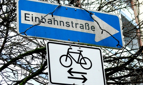 Die FDP sieht durch die aufgehobene Einbahnstraßenregelung für Fahrradfahrer mancherorts Gefahrenstellen. Symbolfoto: André Ehlers