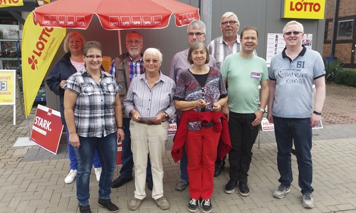 Die Kandidatinnen und Kandidaten der SPD-Fümmelse zur Kommunalwahl am 11. September 2016 (v.l.): Angela Kneisel (Ortsrat), Birgit Leiß-Voges (Ortsrat und Stadtrat), Udo Tacke (Ortsrat), Hiltrud Bayer (Ortsrat und Stadtrat), Holger Neumann (Ortsrat und Stadtrat), Beate Kahl (Ortsrat). Michael Sandte (Ortsrat und Kreistag), Bernd-Werner Schmid (Ortsrat) und Falk Hensel (Ortsrat, Stadtrat und Kreistag). Foto: privat