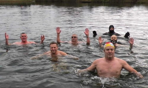Die Eisschwimmer hatten viel Spaß im Fümmelsee. Foto: Andreas Meißler