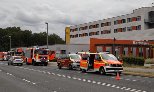 Die Feuerwehren im Umkreis reagierten zügig auf den Alarm der automatischen Brandmeldeanlage. Foto: Rudolf Karliczek