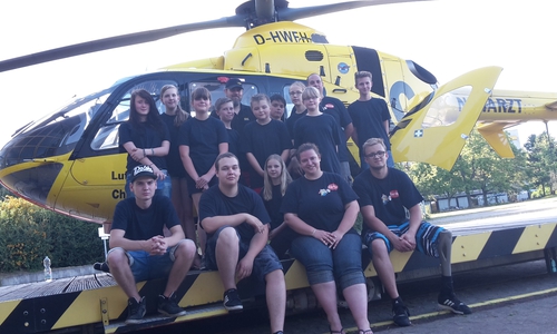 Die Jugendfeuerwehr Adersheim besuchte Christoph 30. Foto: Privat