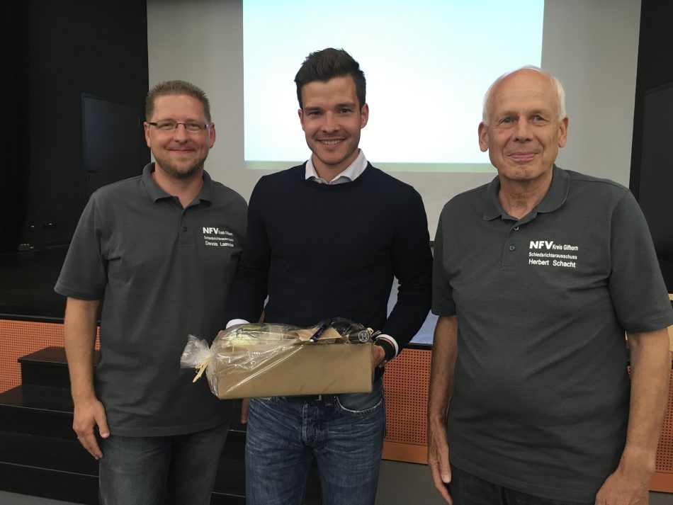 BundesligaSchiedsrichter Harm Osmers begeistert in Gifhorn