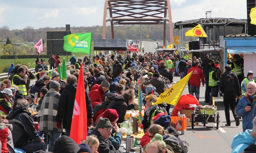 Demo und Frühstück in einem. Foto: Umweltzentrum Braunschweig