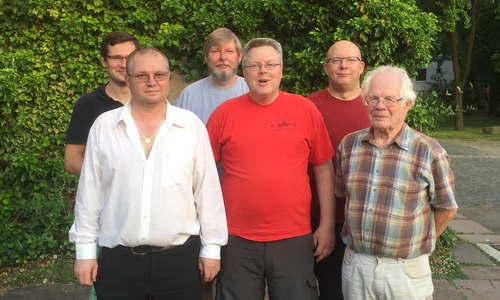 Der Vorstand des Schachvereins. Vorn Christian Schulz, Jürgen, Pölig und Rolf Stein, hinten Lauritz Isensee Dietrich Möseler, Sven Dörge Foto: Marc-Kevin Zehe