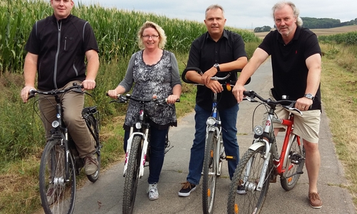Die Unabhängige Wählergemeinschaft Denkte (UWG) startet zu einer Radtour durch die Gemeinde Denkte. Foto: UWG