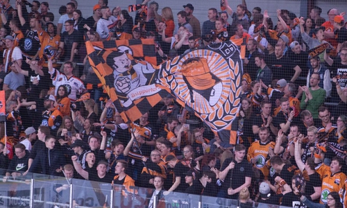Zum ersten Mal bieten die Grizzlys einen Rückrunden-Dauerkarte an. Symbolfoto: Jens Bartels