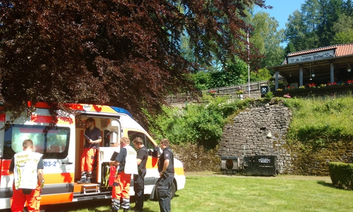 Vier Kinder wurden bei dem Unfall im vergangenen Jahr zum Teil schwer verletzt - nun soll ein Gutachten Klarheit darüber bringen, ob das Geländer den gesetzlichen Vorgaben entsprach. Foto: aktuell24