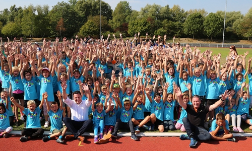 15 fit4future-Schulen mit jeweils 20 Schülern nahmen an dem Bewegungsfestival teil. Foto: Volksbank BraWo Stiftung