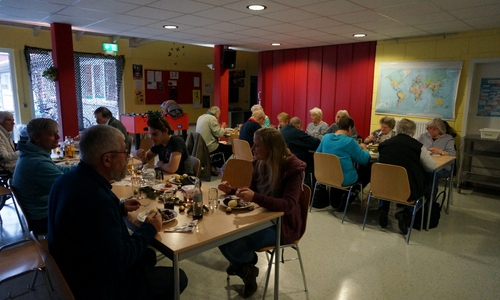 Zum Jahresabschluss fand das traditionelle Weihnachtsessen statt. Foto: Stadtjugendpflege