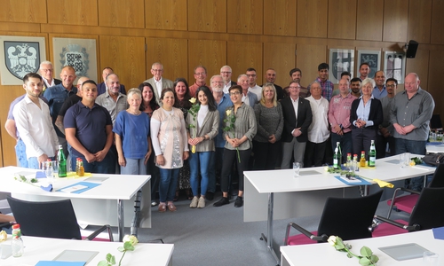 33 Frauen, Männer und Kinder erhielten die deutsche Staatsbürgerschaft. Landrätin Christiana Steinbrügge und Kreistagsabgeordnete gratulierten den Neubürgerinnen und Neubürgern. Foto: Landkreis Wolfenbüttel