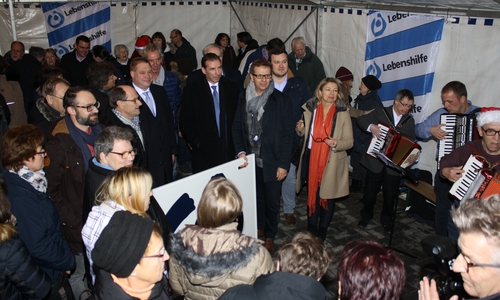 Großes Interesse an dem neuen Wohnheim herrschte am Tag der Eröffnung. Foto: Lebenshilfe 
