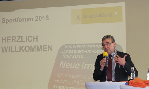 Bürgermeister Thomas Pink begrüßte die Gäste. Fotos: Jan Borner