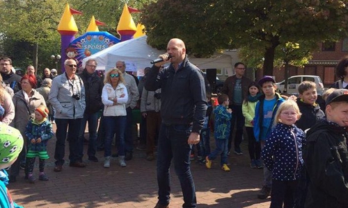 Martin Mahnkopf, Ortsvorsteher Vienenburg, begrüßte die Besucher auf dem Marktplatz. Foto: SPD Goslar