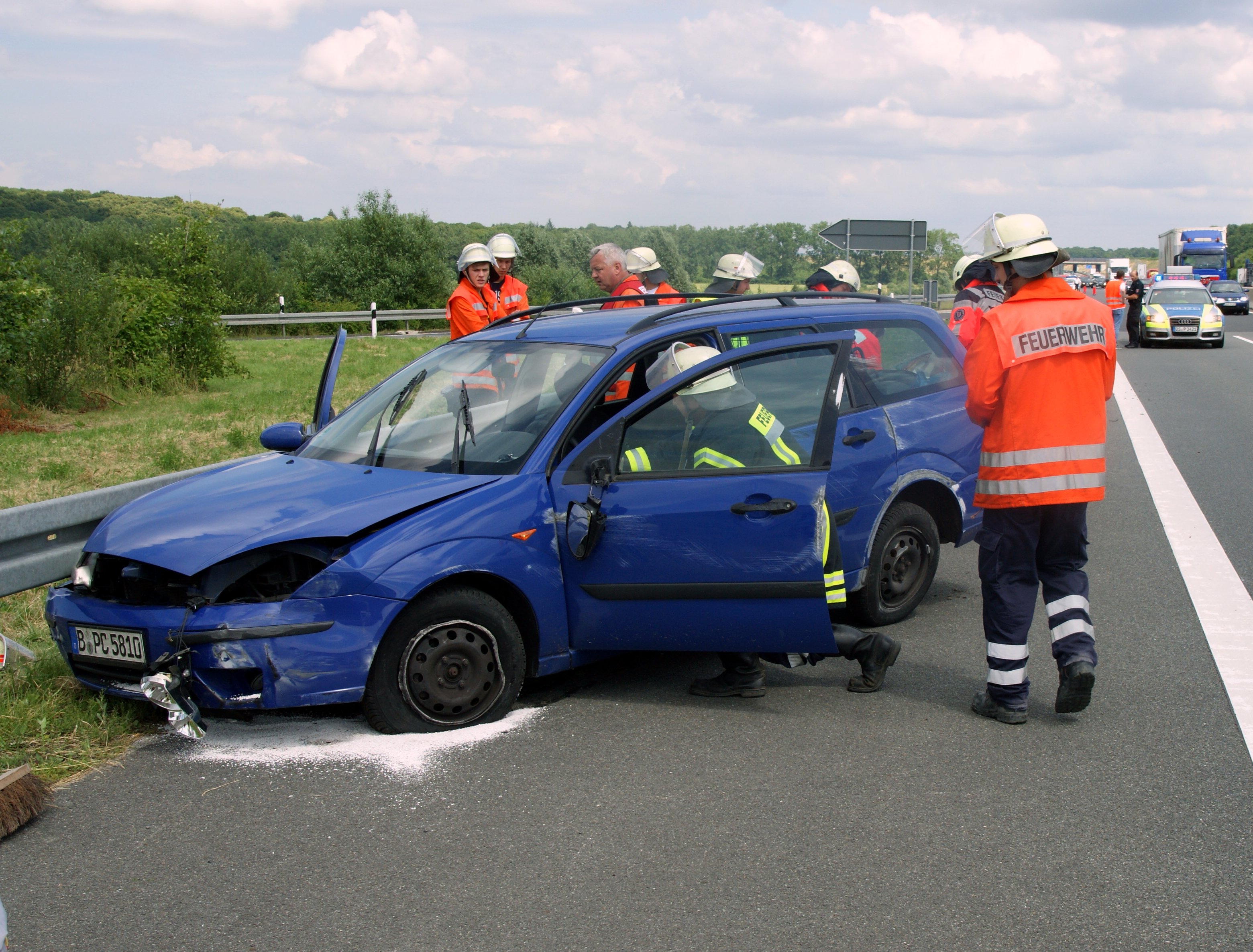 Schwerer Unfall Auf Der A 39: Nachfolgenden Verkehr übersehen ...