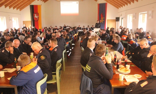 Am Samstag fand in Heiningen der 35. Kreis-Jugendfeuerwehrtag statt. Fotos: Anke Donner 