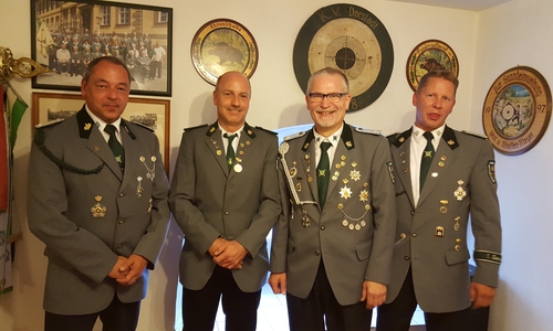 Thomas Schrader, Andreas Gehrmann, Holger Loest und Julius Rühmann wurden für ihre langjährige Mitgliedschaft geehrt.
