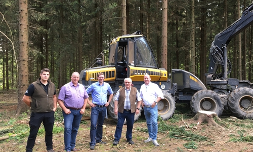 Lennart Curland, Frank Oesterhelweg, Marco Kelb, Wolfgang Gürtler und Holger Bormann (v. li.). Foto: MIT