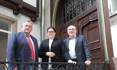 Von links: Detlef Bade, Kammerpräsident, Lena Düpont, Europaabgeordnete, und Eckhard Sudmeyer, Hauptgeschäftsführer. Foto: Handwerkskammer Braunschweig