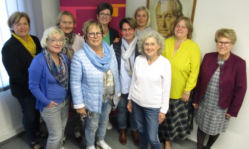 Von links: Kerstin Jäger, Patricia von Berg, Dorothea Bertling, Bärbel Schneider, Dorothea Dannehl, Britta Michel, Kathleen Radeck, Cornelia Bosse, Diana Siedentopf und Bärbel Jacobs. Es fehlt: Daniela Sievers. Foto: Frauen Union