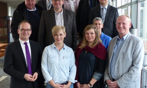 Kultusminister Grant Hendrik Tonne lobte das Engagement der Lehrer an der IGS. Foto: Marcus Bosse