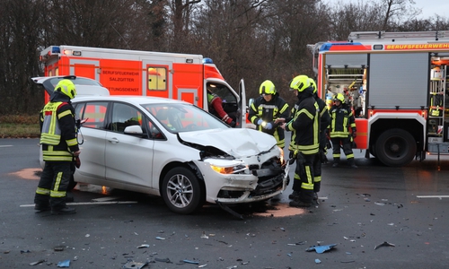 Die Straße musste großflächig abgesperrt werden. Fotos: Rudolf Karliczek