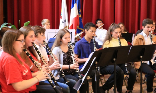 19 Musikerinnen und Musiker aus Wolfenbüttel zu Gast im französischen Cachan nahe Paris. Foto: Landkreis Wolfenbüttel