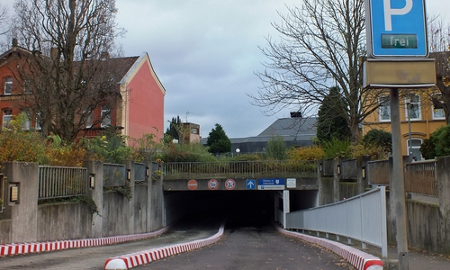 Zu den Parkhäusern in Helmstedt gehört beispielsweise das Parkhaus am Gröpern. Foto Achim Klaffehn