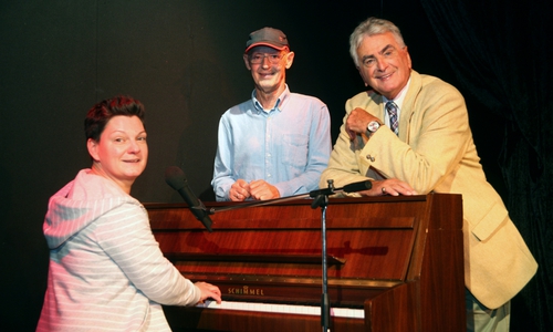 Vanessa Maurischat, Klaus Strömsdörfer und Alexander Walewski auf der Bühne im KKK. Foto: Stadt Wolfenbüttel