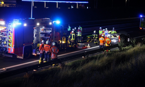 Die Feuerwehr rückte mit großer Stärke Richtung Raststätte Salzgitterhüttenblick Süd aus. Fotos: Rudolf Karliczek