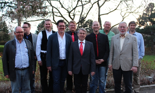 Von links: Martin Kammerhoff, Ole Kammerhoff, Marcel Knopf, Florian Grabenhorst, Peter Marske, Dirk Wiegel, Uwe Heuer, Horst Aeffner und Marcus Fredersdorf. Foto: Nick Wenkel