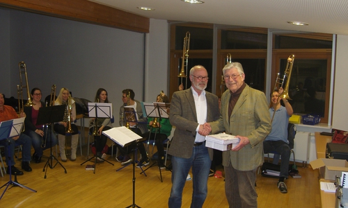 Spende für den Posaunenchor Denkte. Foto: Privat